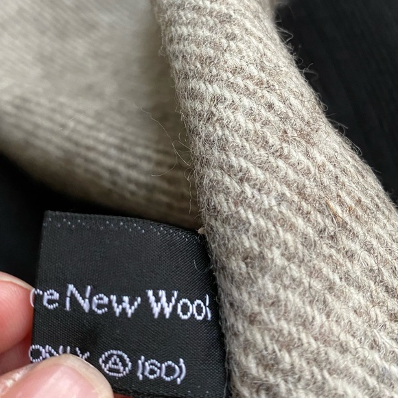 Ashcroft tweed natural undyed wool scarf neutral brown tan made in New Z… - Picture 6 of 11